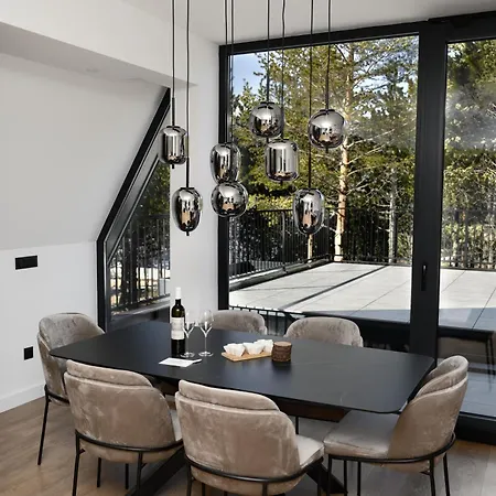 Woodlander Mountain House