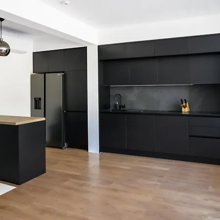 Woodlander Mountain House