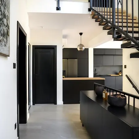 Woodlander Mountain House シャレー